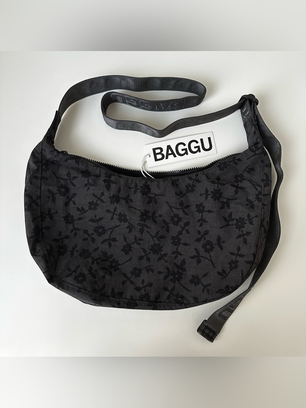 BAGGU Medium Crescent - Charcoal Ditsy Floral